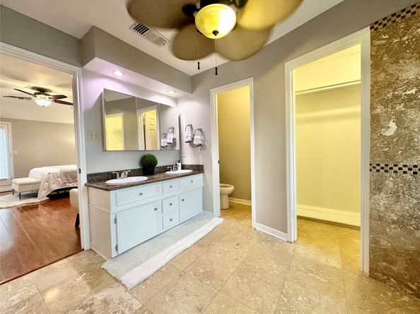 2514 Nantucket Drive C, Houston TX 77057