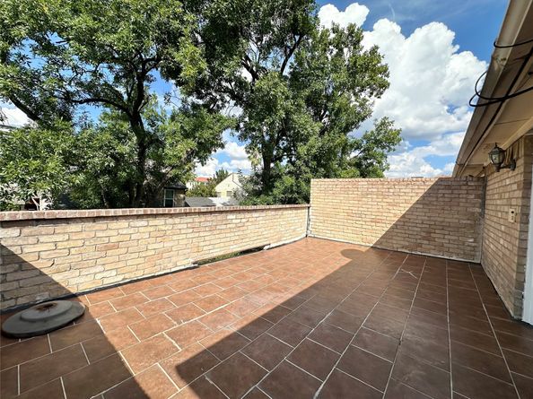 2514 Nantucket Drive C, Houston TX 77057