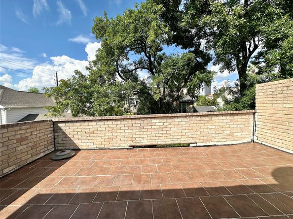 2514 Nantucket Drive C, Houston TX 77057