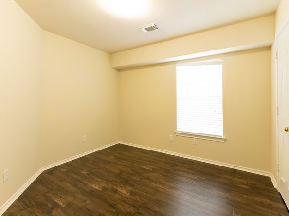 16610 Newglen Lane, Houston TX 77084