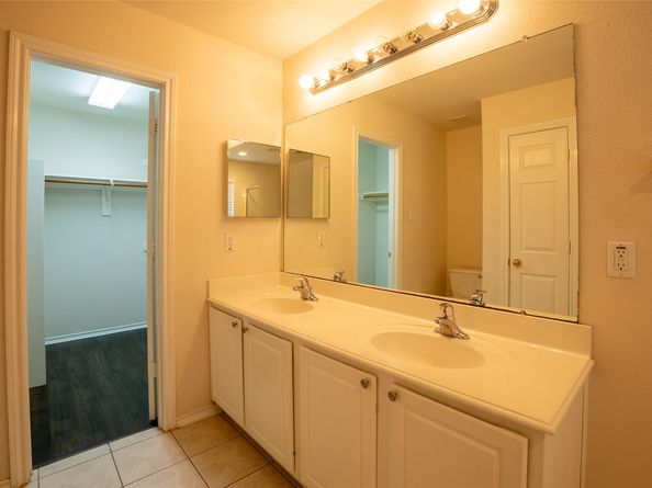 16610 Newglen Lane, Houston TX 77084