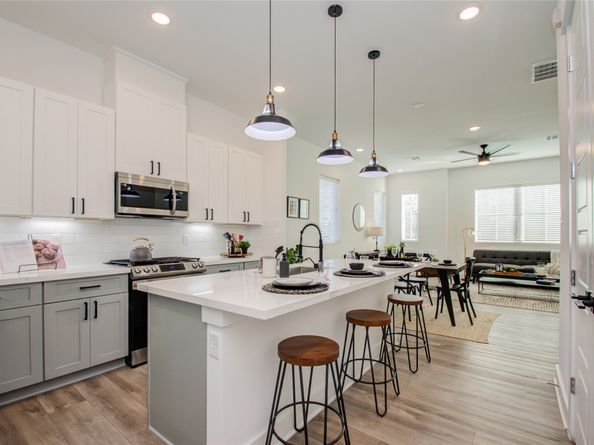 4325 Arlington Street, Houston TX 77022