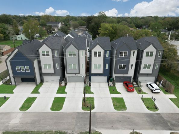4325 Arlington Street, Houston TX 77022