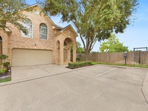6406 E Linpar Court, Houston TX 77040