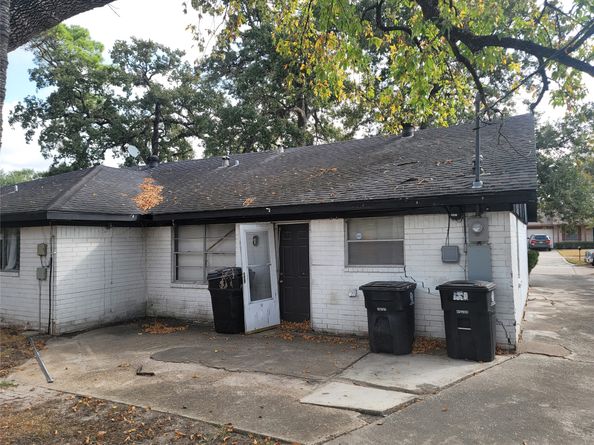 7211 Deep Forest Drive, Houston TX 77088