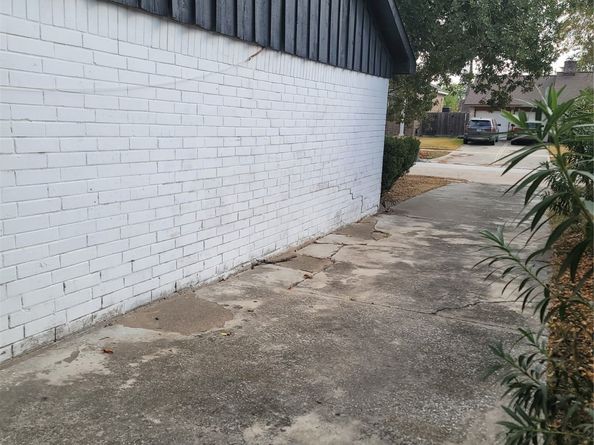 7211 Deep Forest Drive, Houston TX 77088