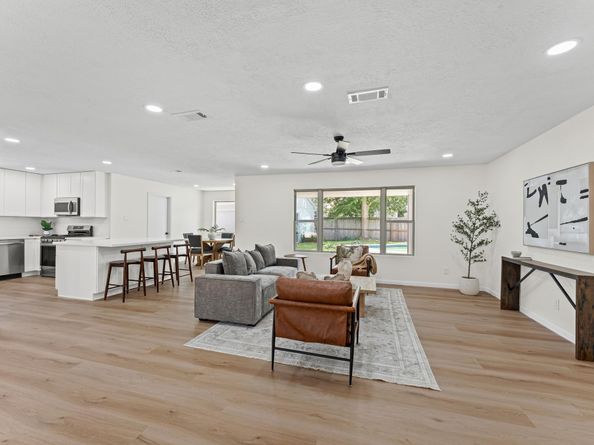 2914 Riata Lane, Houston TX 77043