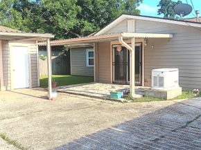 8913 Linda Vista Road, Houston TX 77078