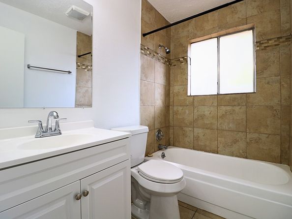 10314 Hollow Canyon Court, Sugar Land TX 77498