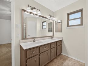 1915 Aldates Drive, Houston TX 77015