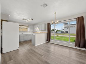 1915 Aldates Drive, Houston TX 77015