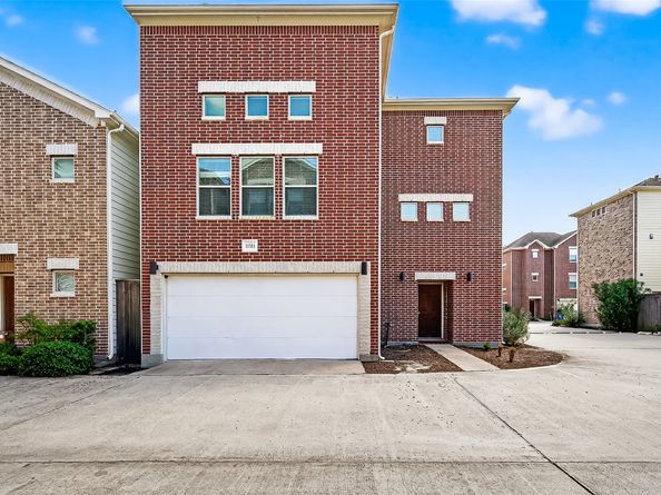 11511 Main Pine Drive, Houston TX 77025