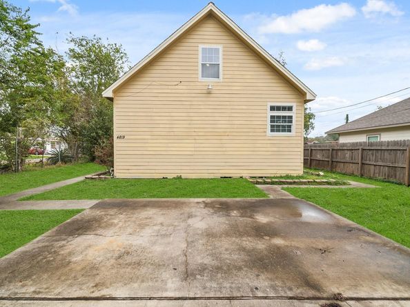 4819 Mallow Street, Houston TX 77033