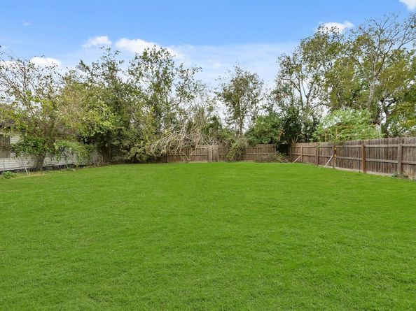 4819 Mallow Street, Houston TX 77033