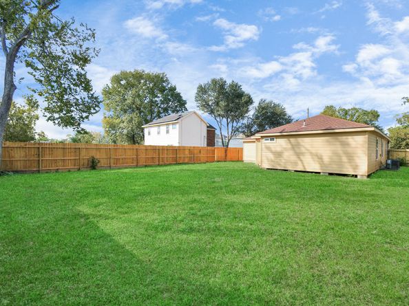 8214 Woodlyn Road, Houston TX 77028