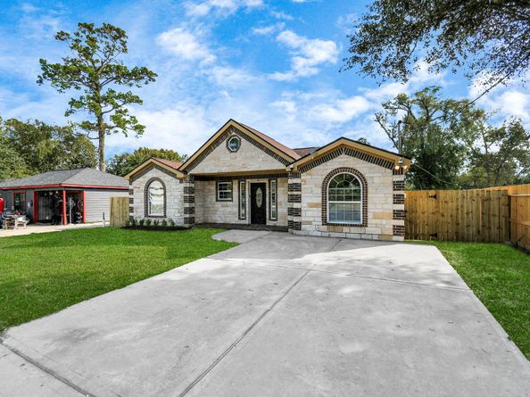 8214 Woodlyn Road, Houston TX 77028