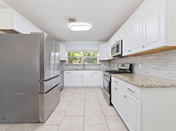 8625 Bob White Drive, Houston TX 77074