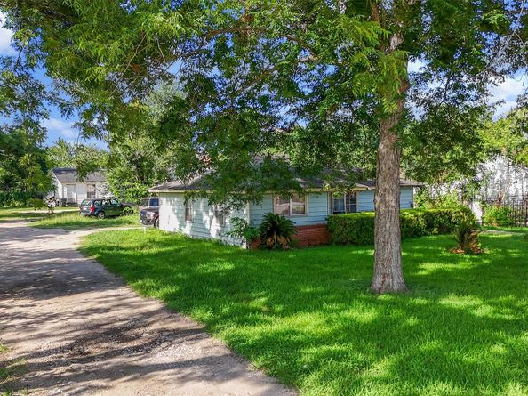246 Rebecca Street, Houston TX 77022
