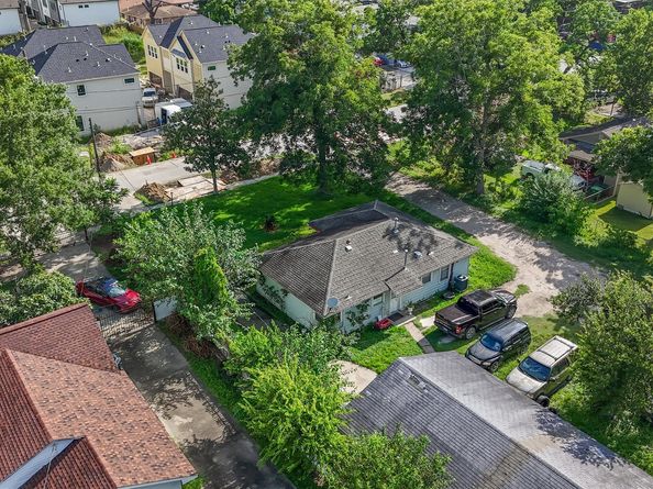246 Rebecca Street, Houston TX 77022