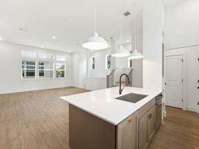 2121C Hoskins Drive, Houston TX 77080