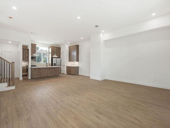 2121C Hoskins Drive, Houston TX 77080