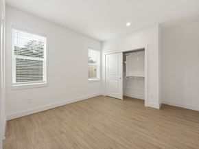 2121C Hoskins Drive, Houston TX 77080