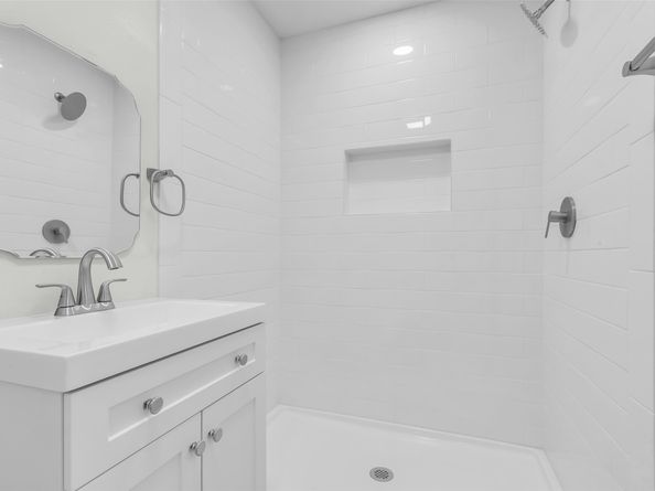 1602 Pine Oak Drive, Conroe TX 77304