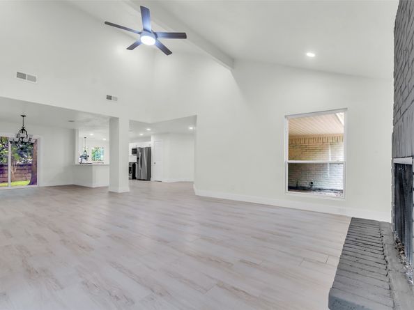 1602 Pine Oak Drive, Conroe TX 77304