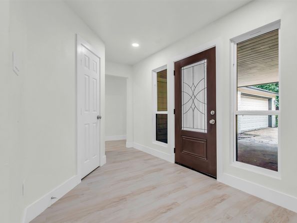 1602 Pine Oak Drive, Conroe TX 77304