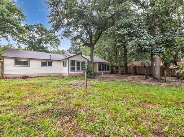 1602 Pine Oak Drive, Conroe TX 77304