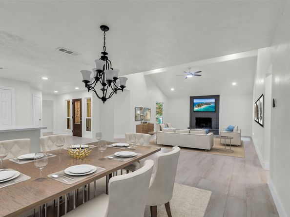 1602 Pine Oak Drive, Conroe TX 77304