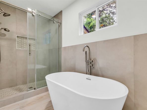 1602 Pine Oak Drive, Conroe TX 77304