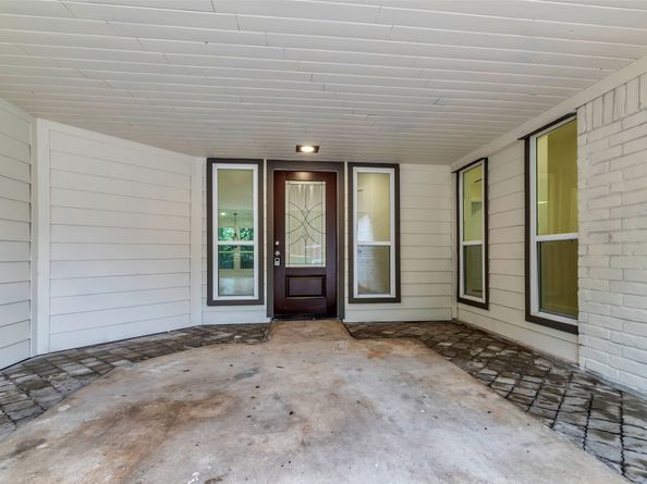 1602 Pine Oak Drive, Conroe TX 77304