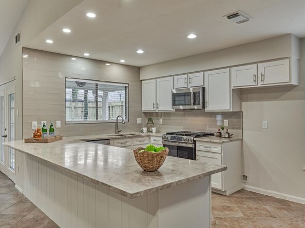 1 Fiddleleaf Court, The Woodlands TX 77381