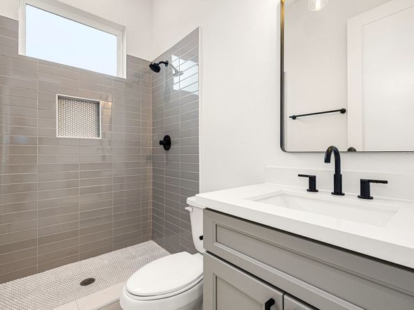 747 Dumble Street, Houston TX 77023