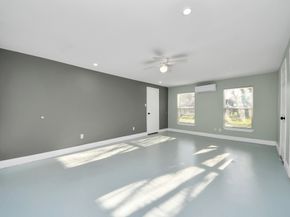 7135 Cayton Street, Houston TX 77061