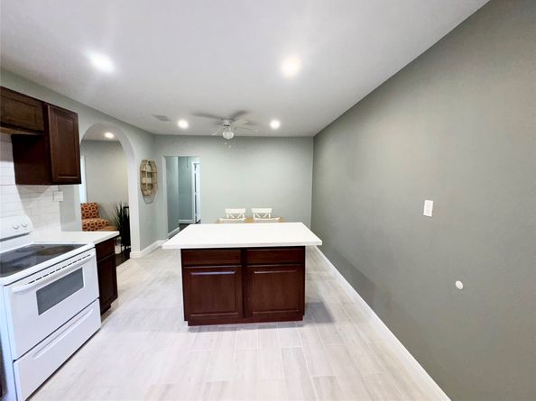 7135 Cayton Street, Houston TX 77061