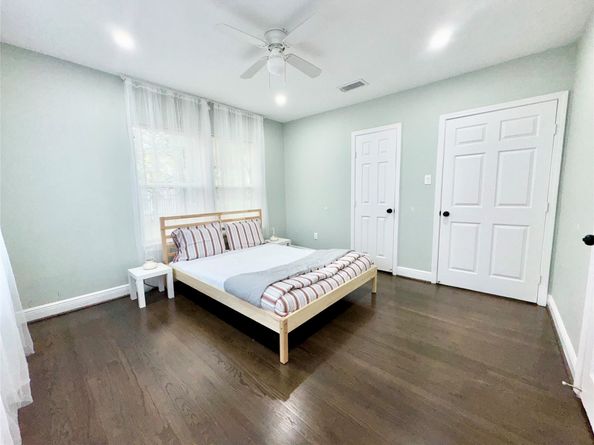 7135 Cayton Street, Houston TX 77061