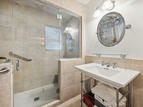 10102 Knoboak Drive, Houston TX 77080