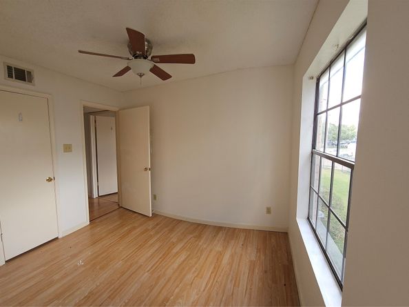 2750 Holly Hall Street 712, Houston TX 77054