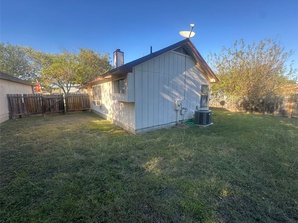 903 Greenbriar Loop, Round Rock TX 78664