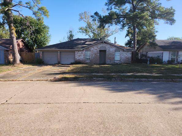 815 Centerwood Drive, Houston TX 77013