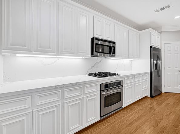 1512 W Clay Street, Houston TX 77019