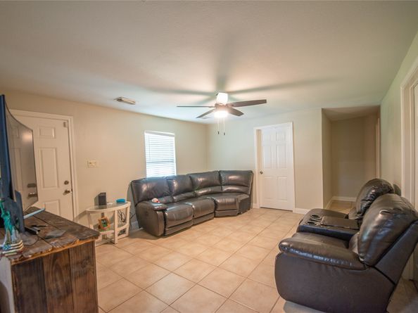 6309 E Houston Road, Houston TX 77028