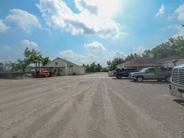 6309 E Houston Road, Houston TX 77028