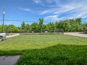 6309 E Houston Road, Houston TX 77028