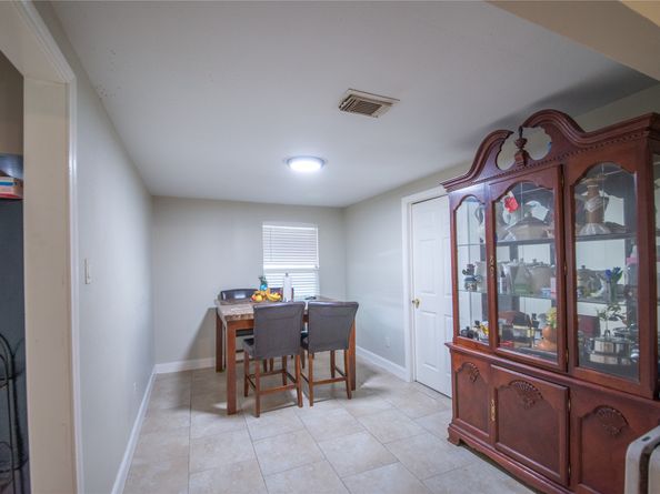 6309 E Houston Road, Houston TX 77028