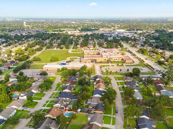 14143 Roundstone Lane, Houston TX 77015