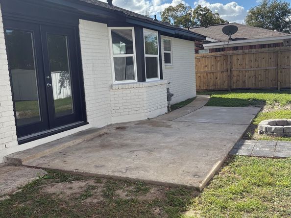 834 Grand Oaks Drive, Houston TX 77015