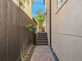 1360 W 25th Street, Houston TX 77008